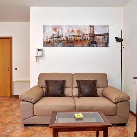 Apartmentsgarda - Baia D'Argento Residence コステロマーノ エクステリア 写真