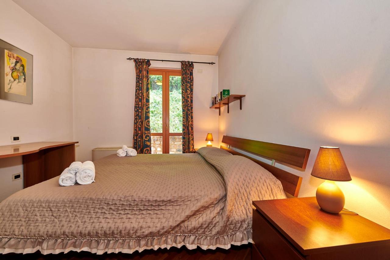 Apartmentsgarda - Baia D'Argento Residence コステロマーノ エクステリア 写真