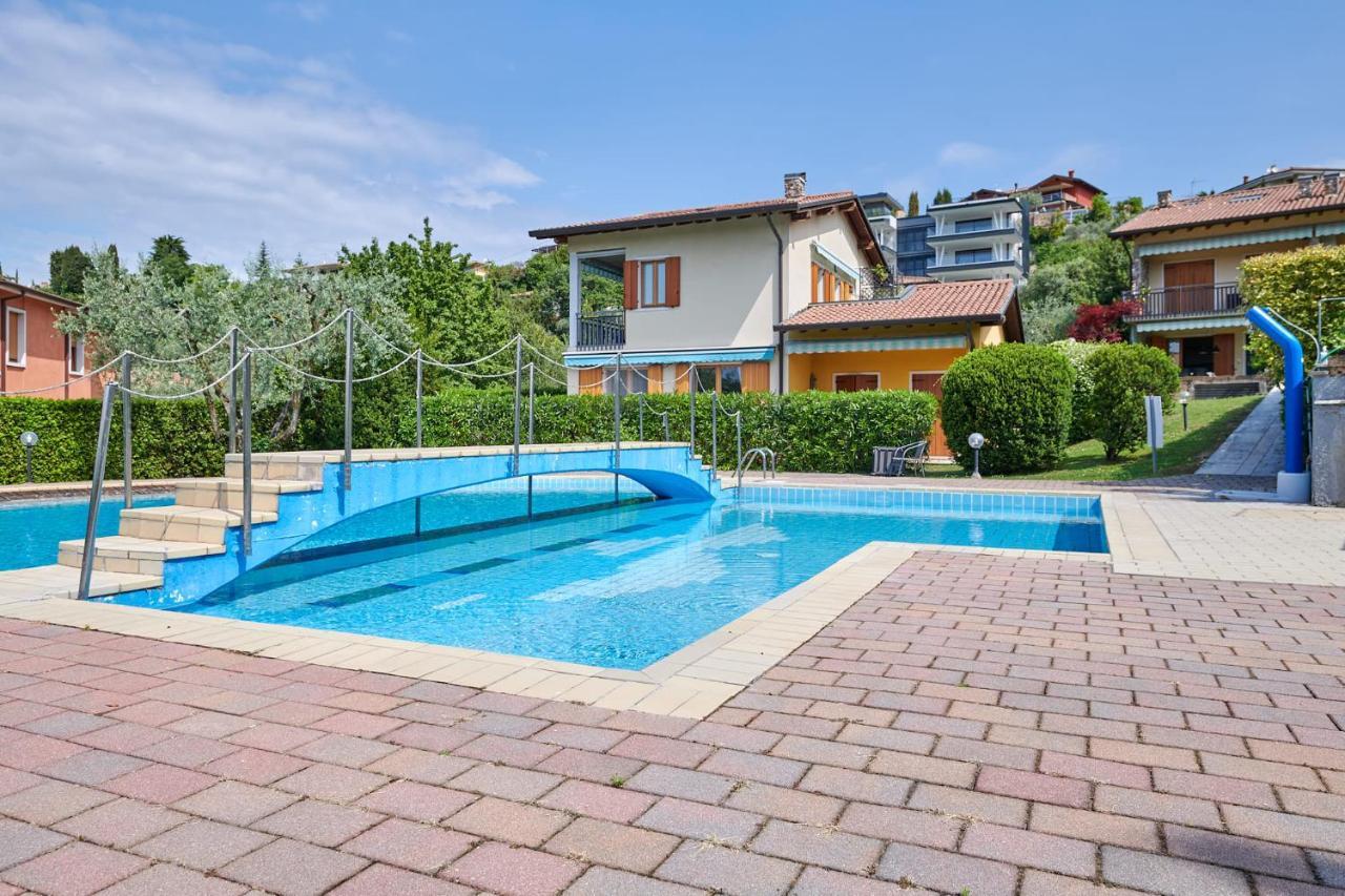 Apartmentsgarda - Baia D'Argento Residence コステロマーノ エクステリア 写真