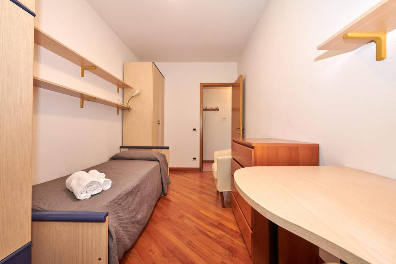Apartmentsgarda - Baia D'Argento Residence コステロマーノ エクステリア 写真