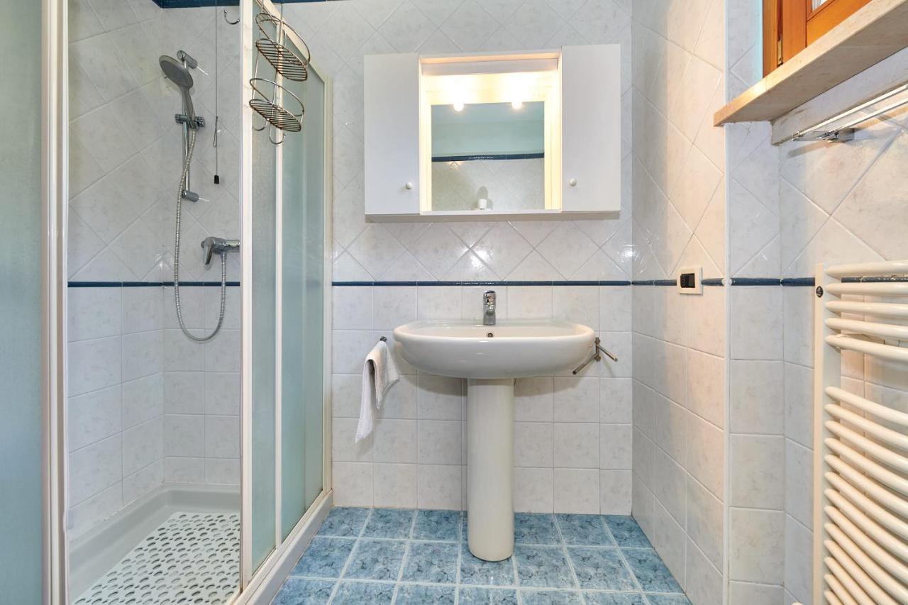 Apartmentsgarda - Baia D'Argento Residence コステロマーノ エクステリア 写真