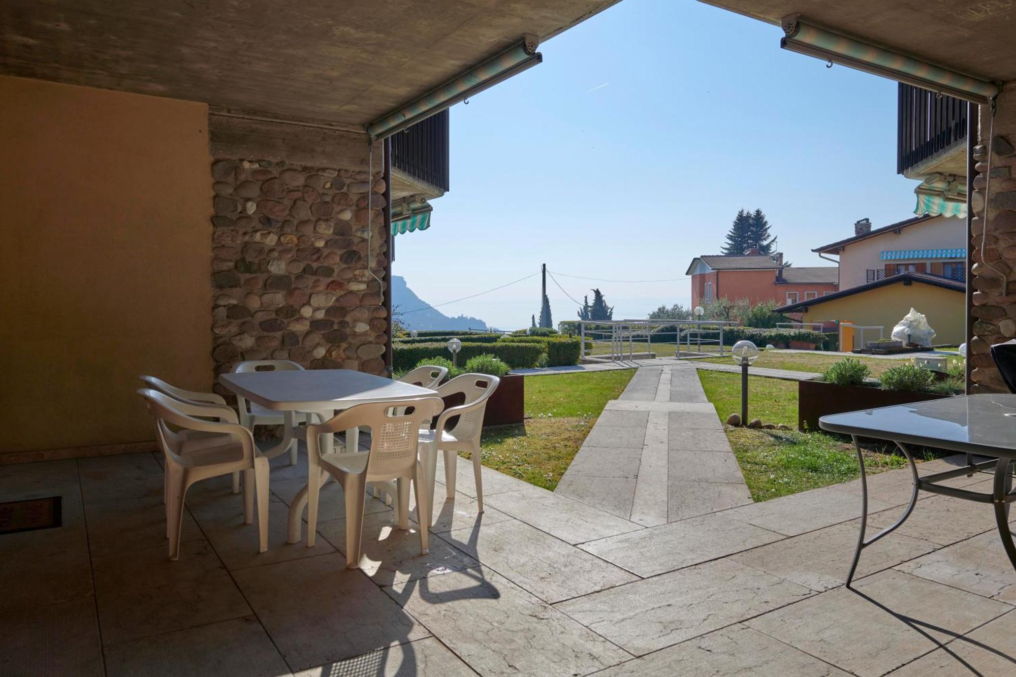 Apartmentsgarda - Baia D'Argento Residence コステロマーノ エクステリア 写真