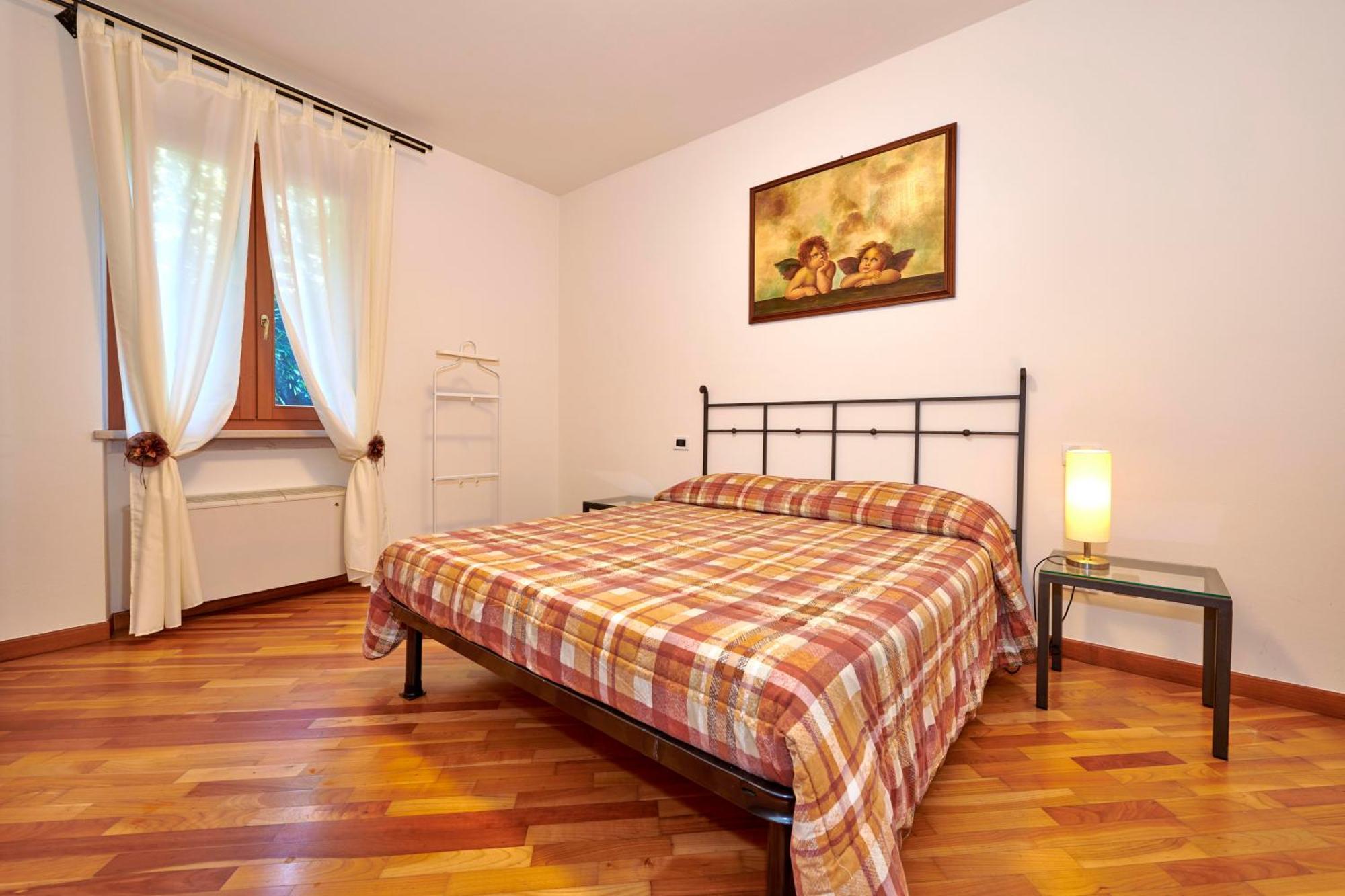Apartmentsgarda - Baia D'Argento Residence コステロマーノ エクステリア 写真